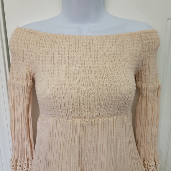 GUESS Gauzy Crinkly Crochet Lace Smocked Off The Shoulder Tiered Dress Small - Picture 3 of 13